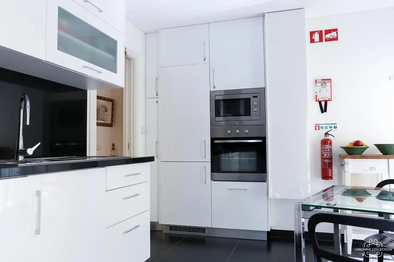 Azulejos' Charming Apartment With Terrace 2 By Lisbonne Collection Лиссабон